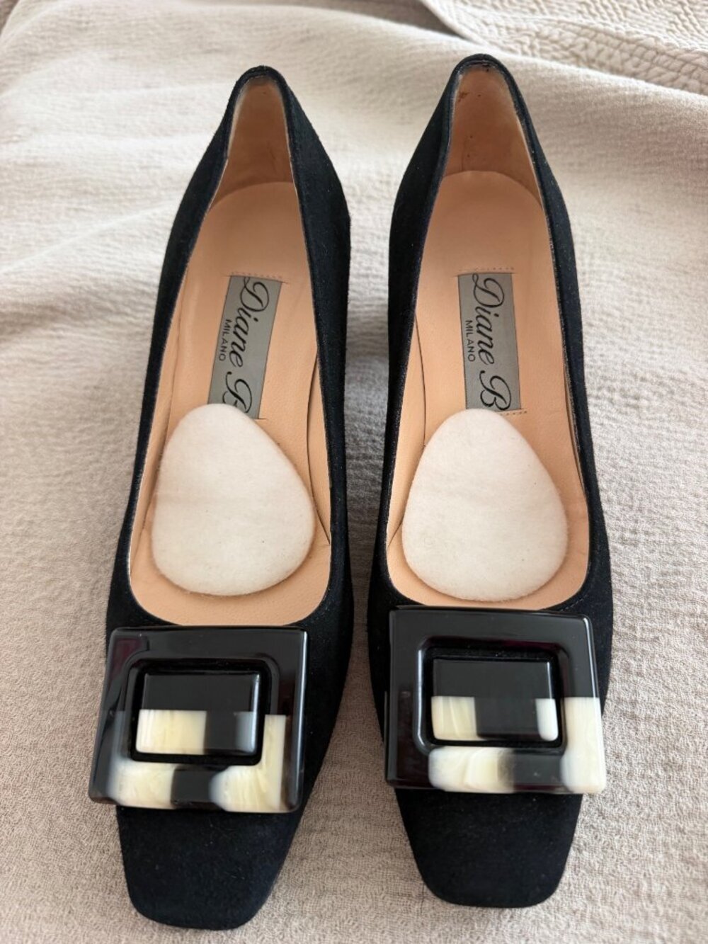 Diane B. Milano Womens Chunky Heel Suede Pumps Size US 7.5 Buckle Detail Classic - Picture 14 of 16